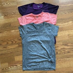 Nike Vent Red, Purple,  Gray Crew Neck Short Sleeve T-Shirts Large